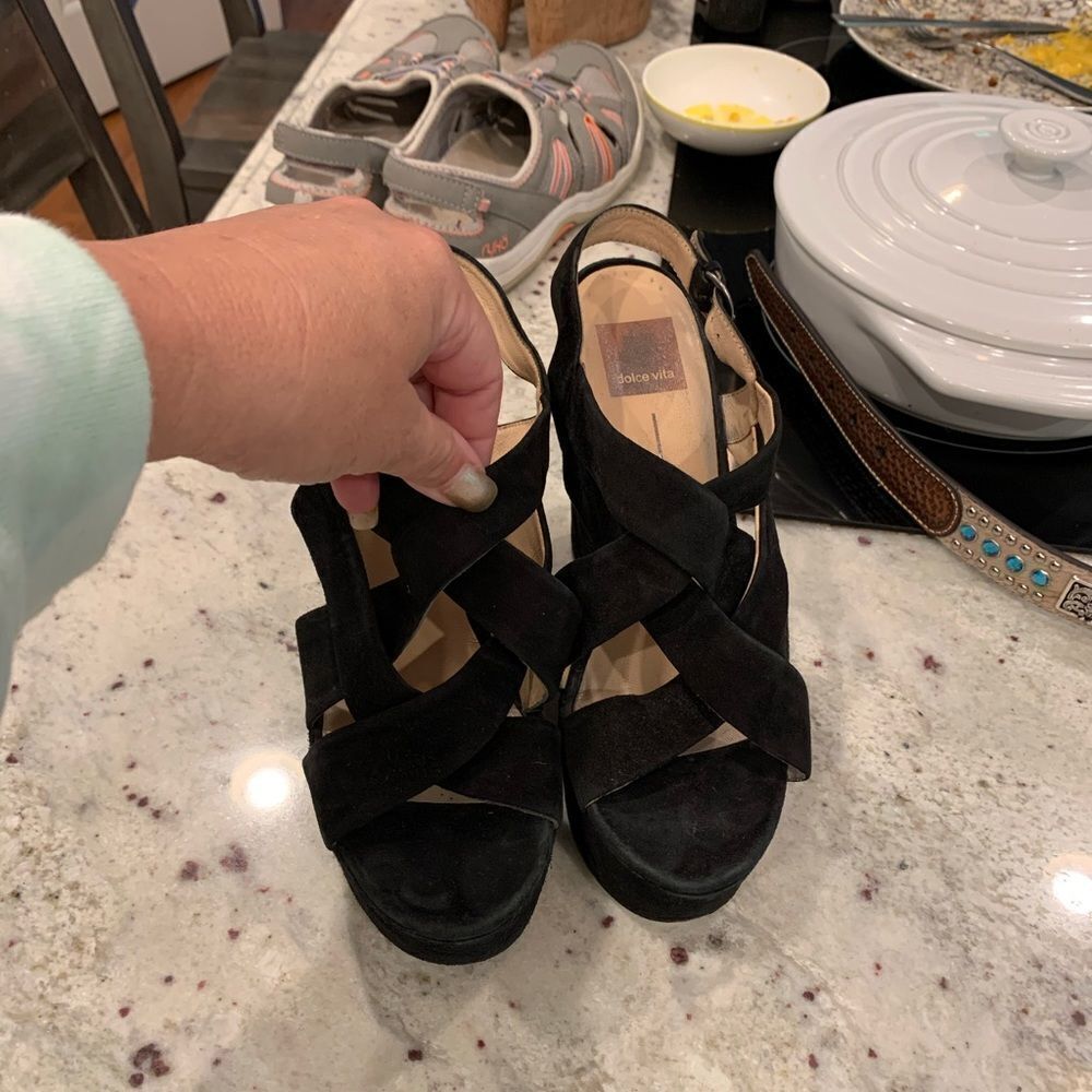 Dolce Vita Black Velvet Cross Over Wedge sz 8